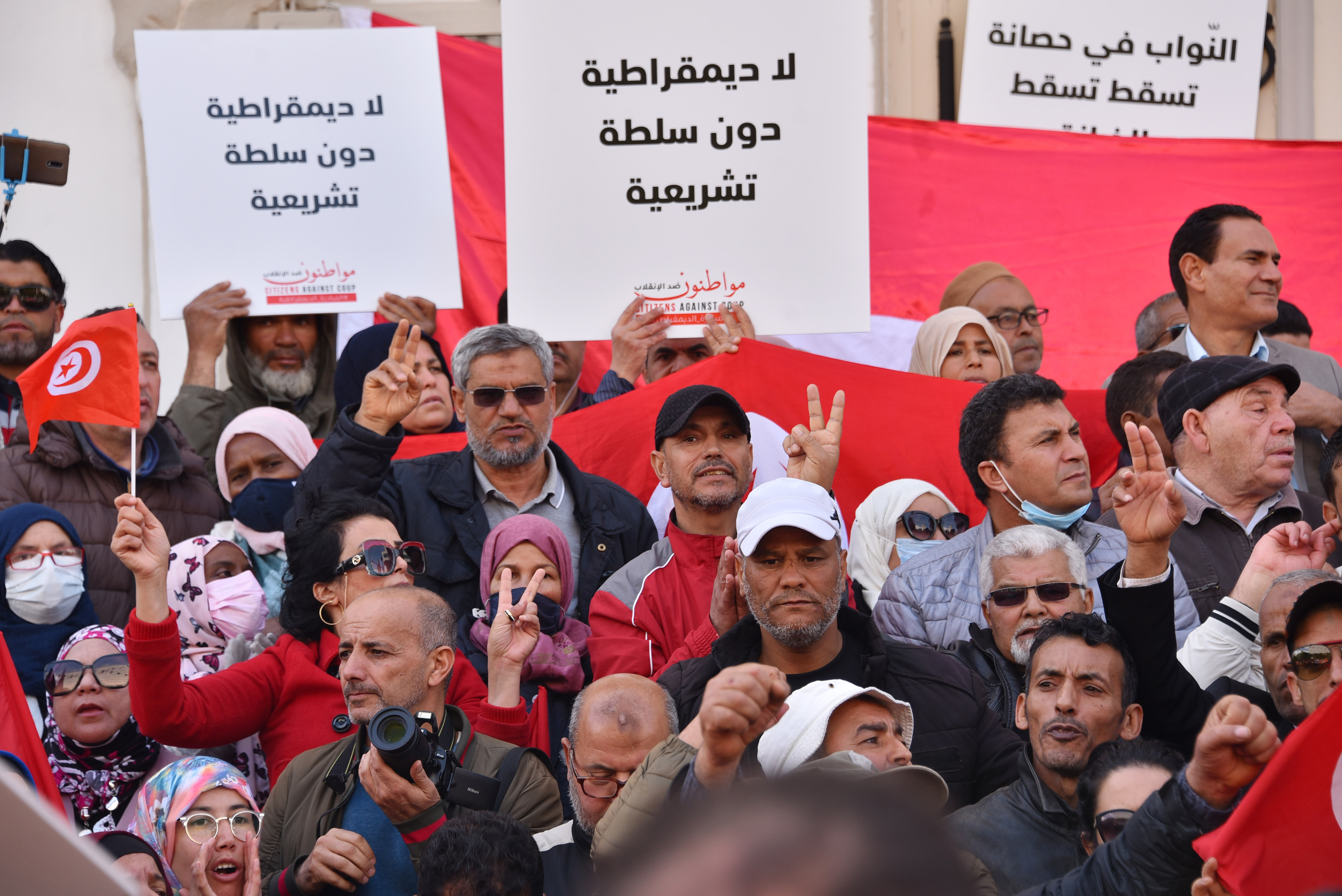  في انتظار الكشف عن مبادرة المجتمع المدني..  المعارضة والموالاة "تتزاحم" لتقديم مقترحات متناقضة للخروج من الأزمة